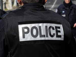 Ausgangssperre: Drei Männer in der Loire nach tätlichem Angriff auf einen Polizisten verhaftet