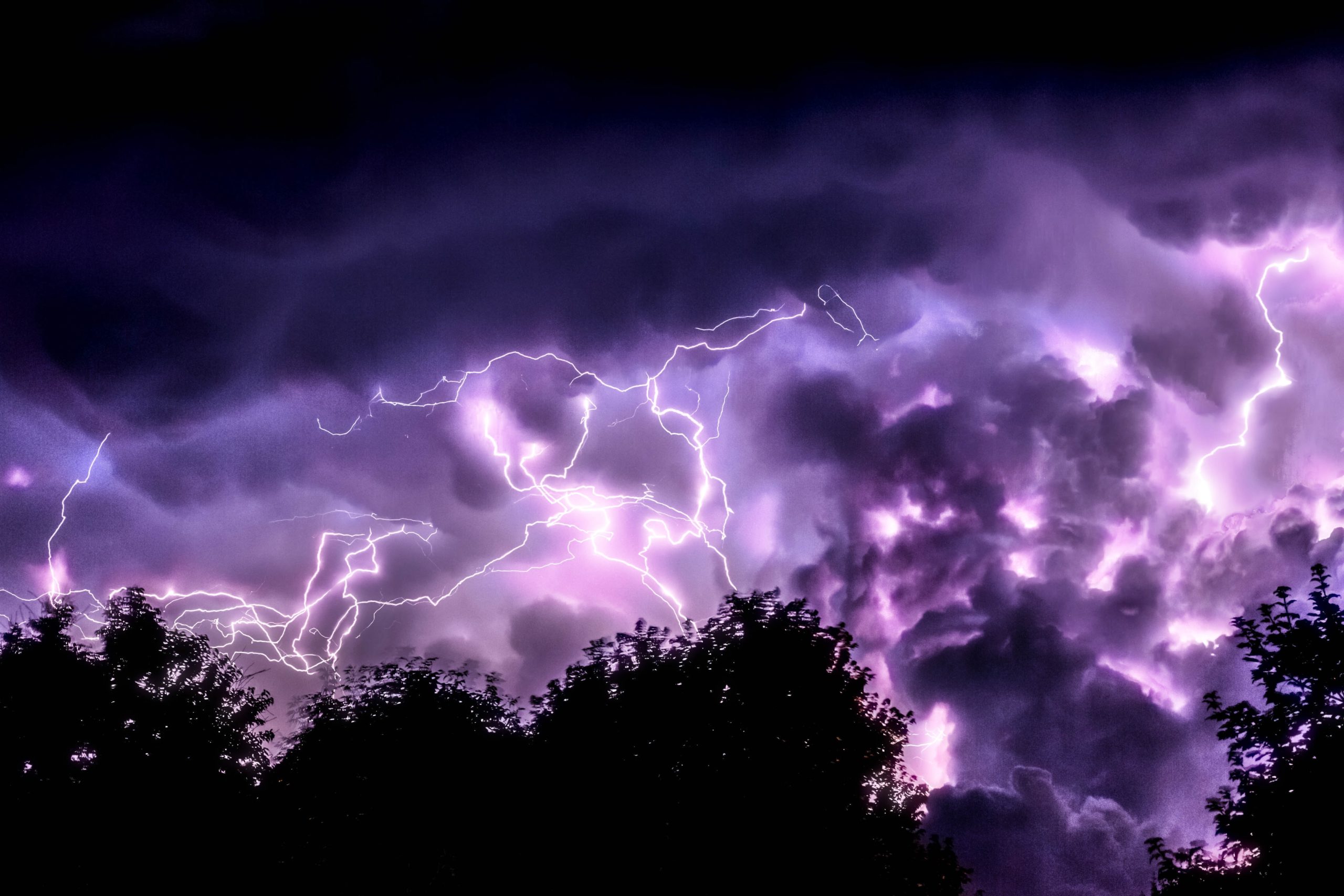 Gard und Hérault – Warnungen für Starkregen und Gewitter