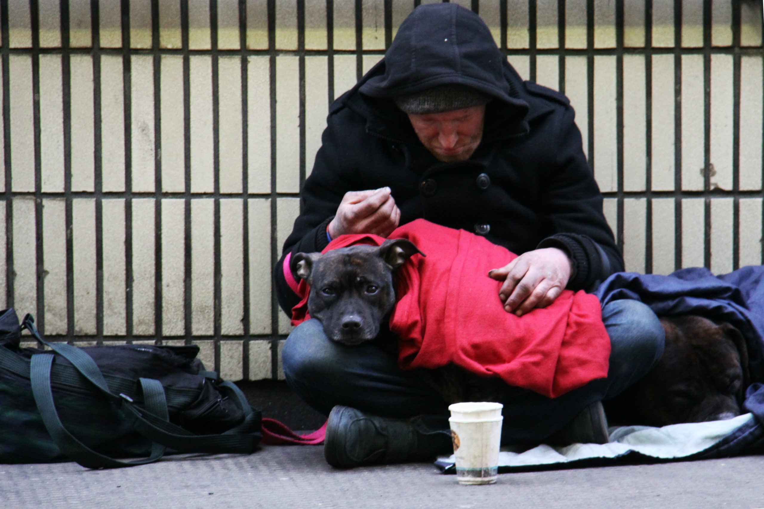 In Frankreich gibt es nach Angaben der Abbé-Pierre-Stiftung „300.000“ Obdachlose