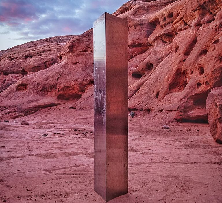 Utah_Desert_Monolith