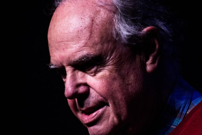 Frédéric Mitterrand ist an Covid-19 erkrankt und in Paris ins Krankenhaus eingeliefert worden