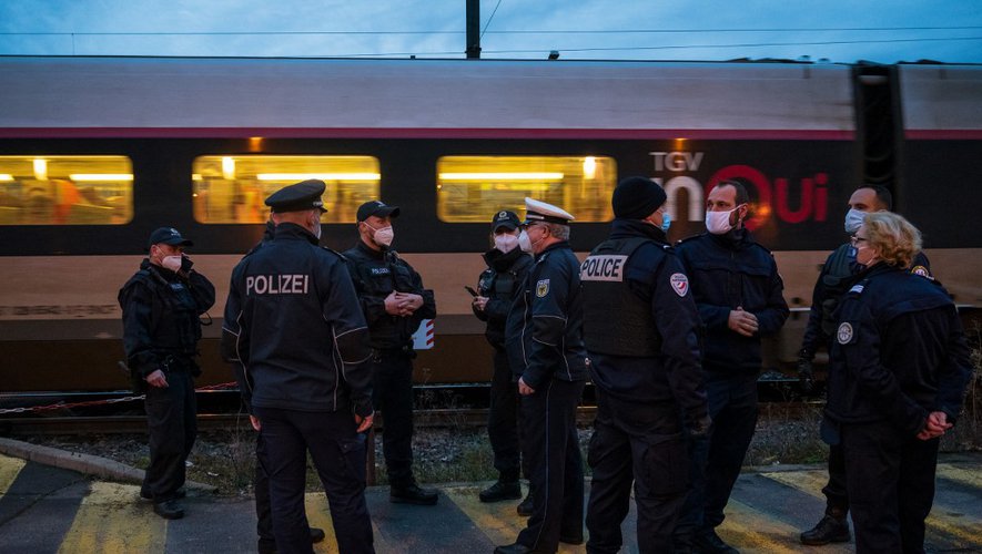 Covid-19: Deutschland macht seine Grenzen zu, Paris ist dagegen