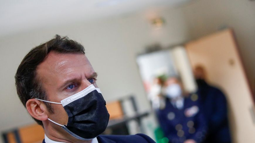 AstraZeneca: Warum Emmanuel Macron beschlossen hat, die Verwendung des Impfstoffs in Frankreich vorübergehend auszusetzen