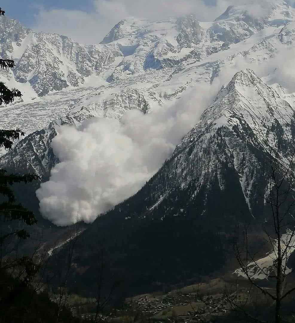 Wenn der Berg sich bewegt – Lawinenalarm in Frankreichs Skigebieten nach tödlichen Unglücken