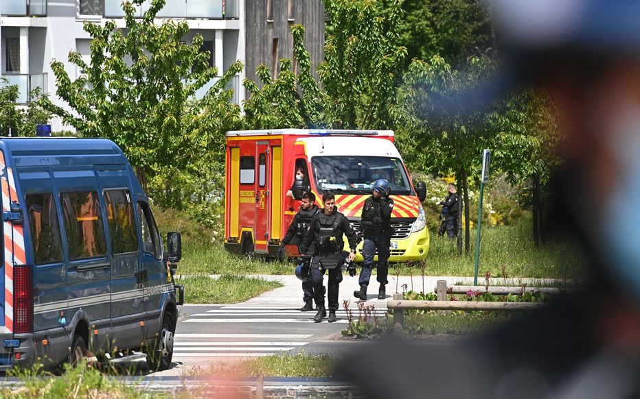 Was über den Messerangriff auf eine Polizistin in La Chapelle-sur-Erdre bekannt ist