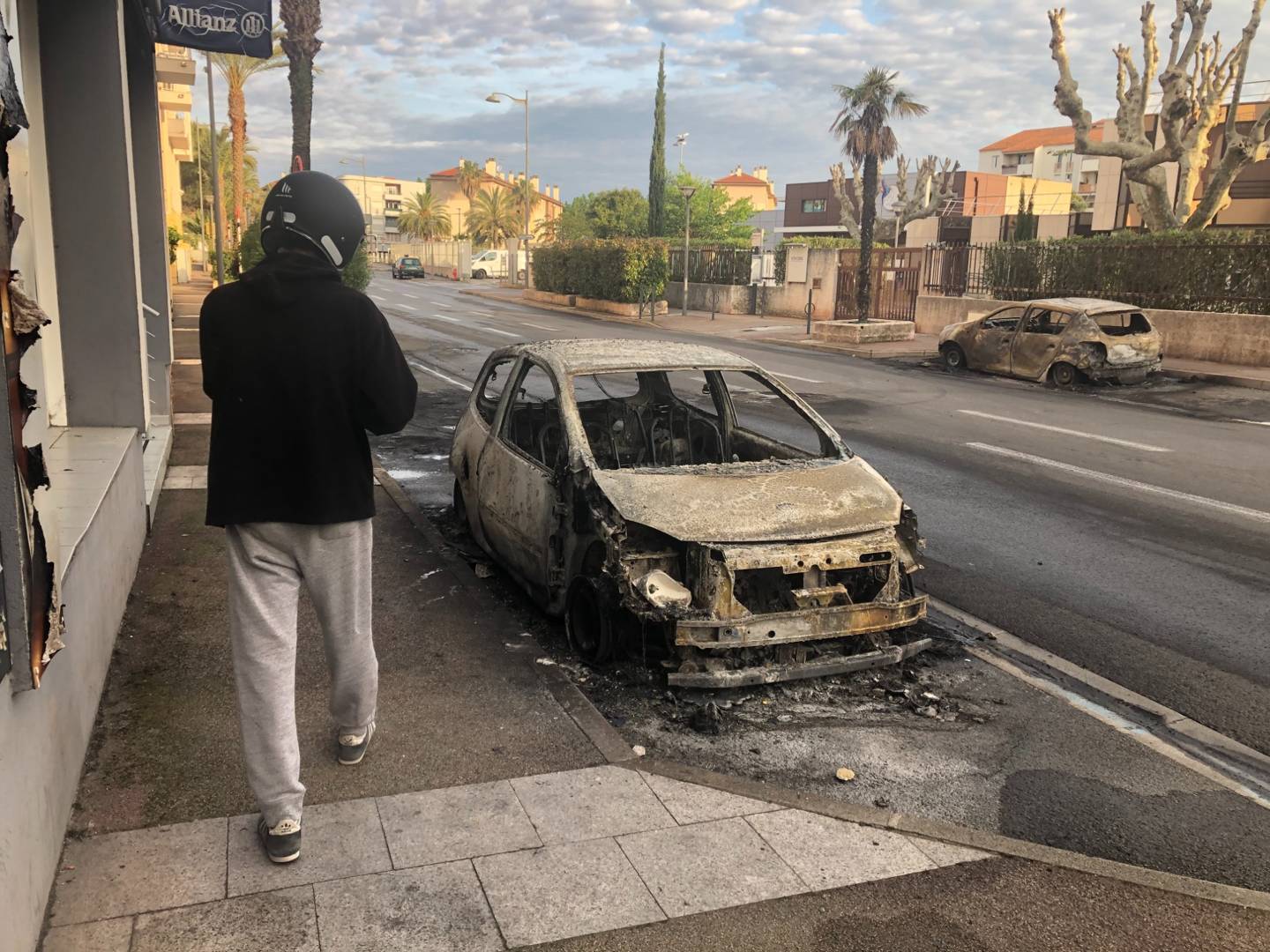 Frejus: Jagd auf Polizeibeamte, Autos angezündet, Scheiben eingeschlagen – „Nacht des Chaos“