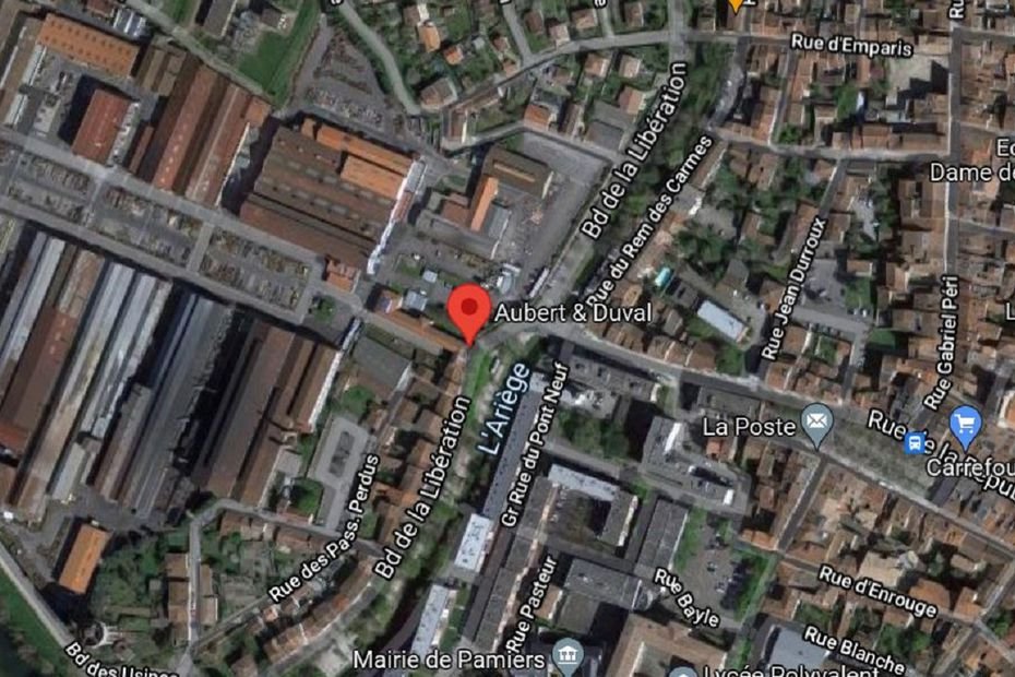 Brennende Fabrik in Pamiers: Wegen toxischer Gase müssen die Bewohner im Haus bleiben