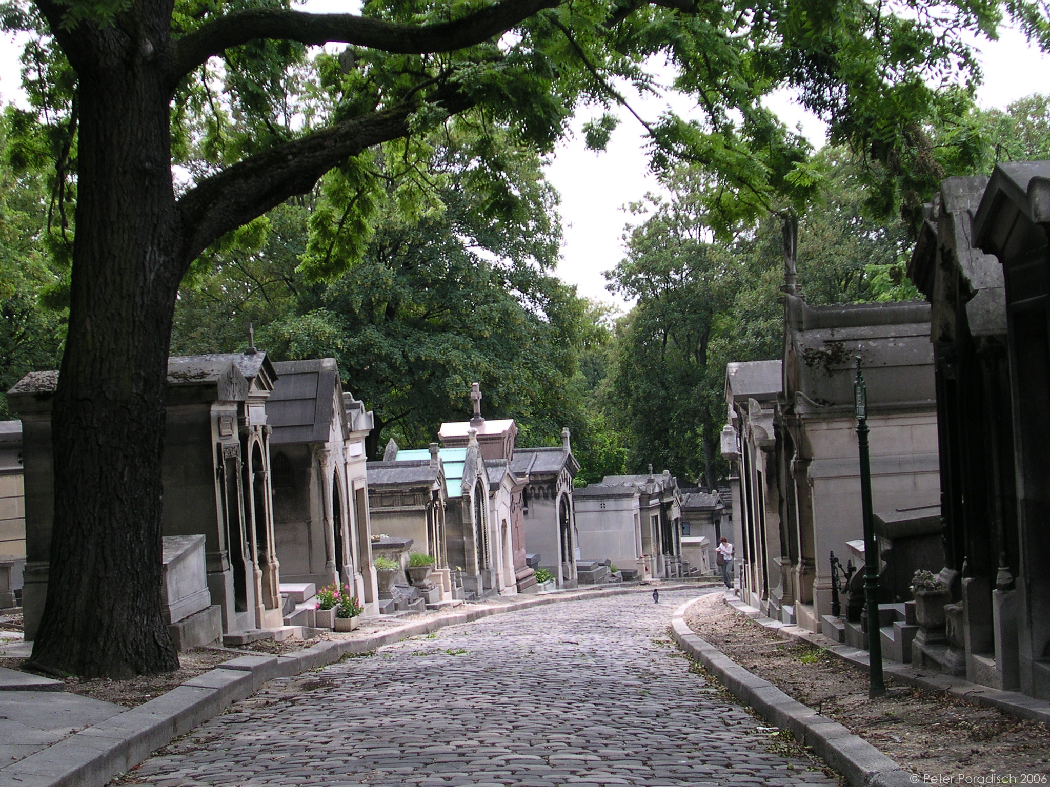 Allerheiligen: Zwischen 15.000 und 20.000 Besucher auf dem Friedhof Père-Lachaise erwartet