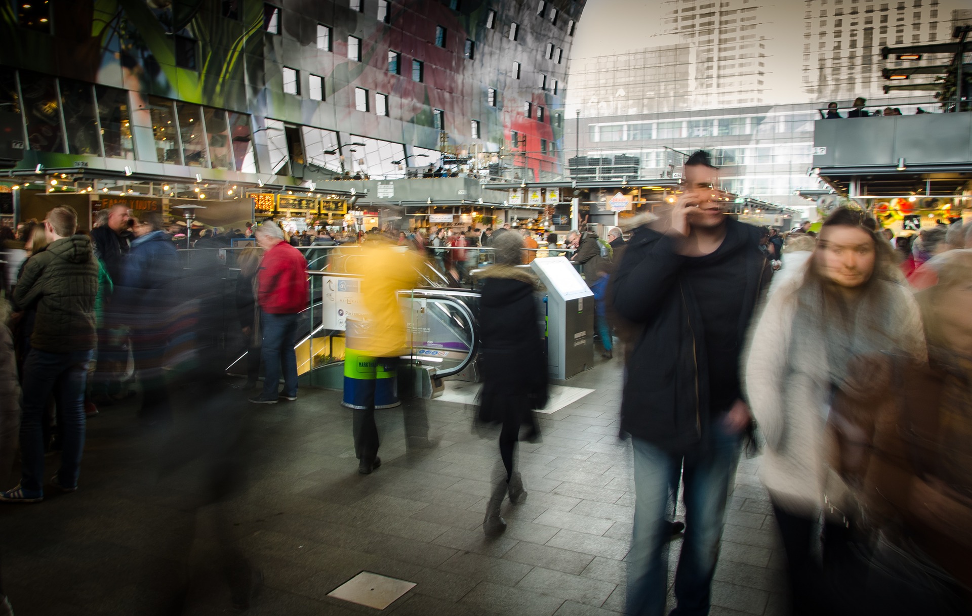 Weihnachtseinkäufe: Trotz Pandemie grosse Menschenmengen im Zentrum von Paris
