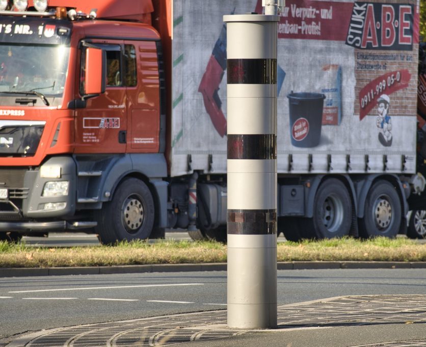 Verrücktes Radargerät blitzt mehr als 50.000 Autofahrer – in der falschen Fahrtrichtung