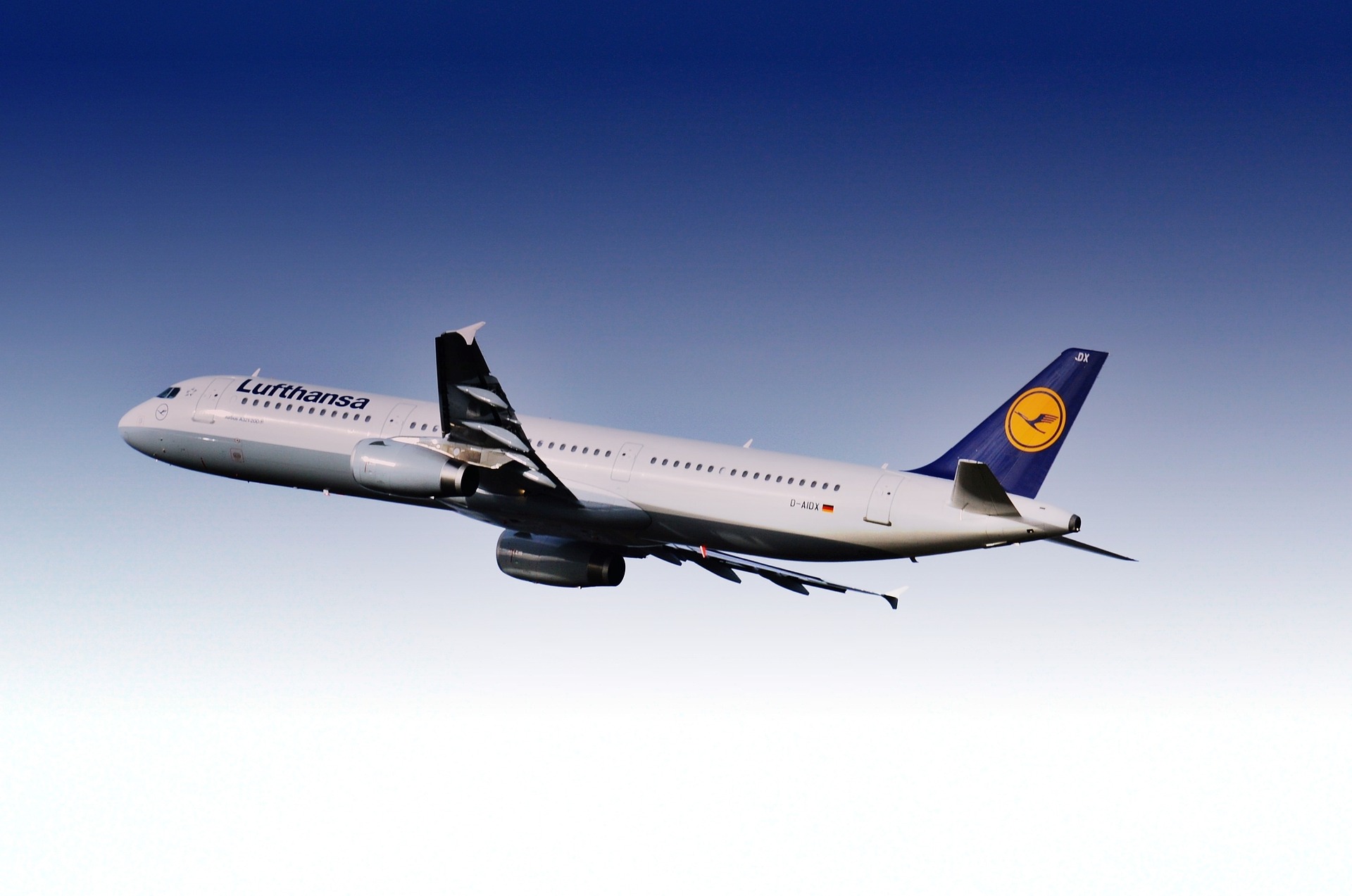 Europa: Wegen EU-Auflagen will Lufthansa 18.000 Flugzeuge leer fliegen lassen