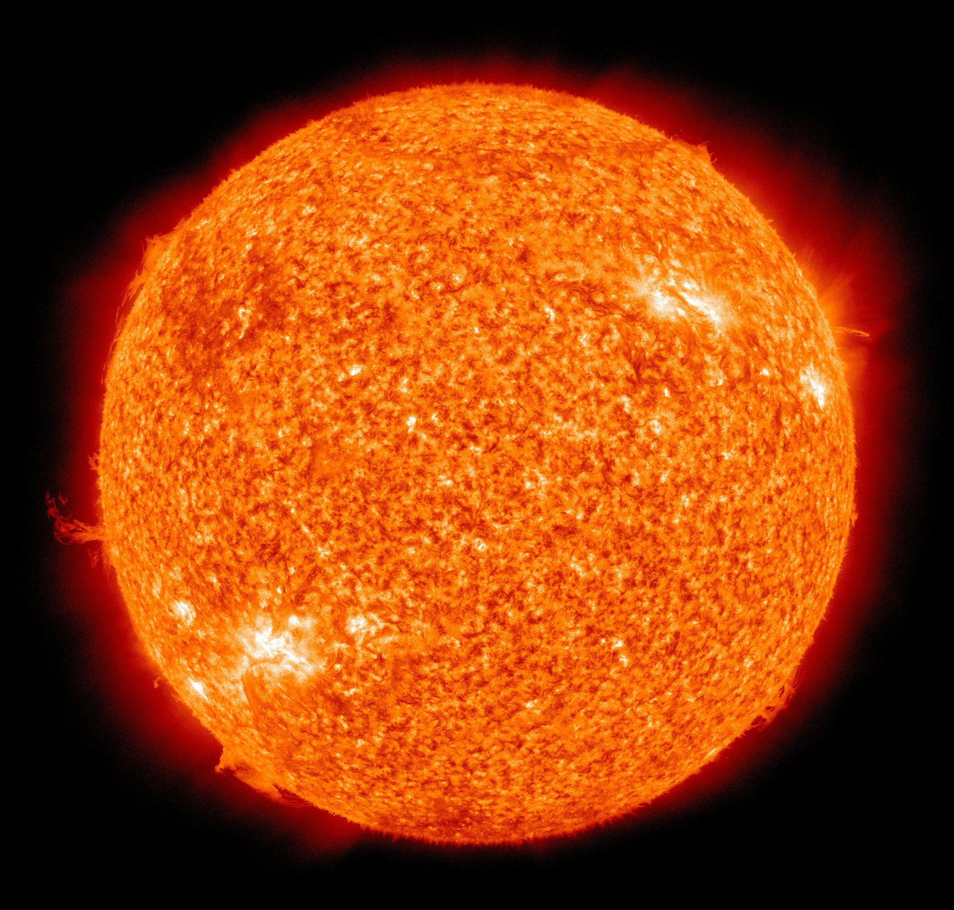 Ein „Sonnensturm“ wird am Mittwoch auf die Erde zu rasen