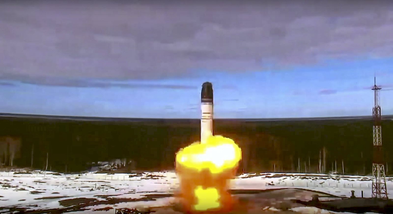 Russischer Abgeordneter droht: „Mit zwei Sarmat-Raketen zerstören wir die Ostküste der USA“