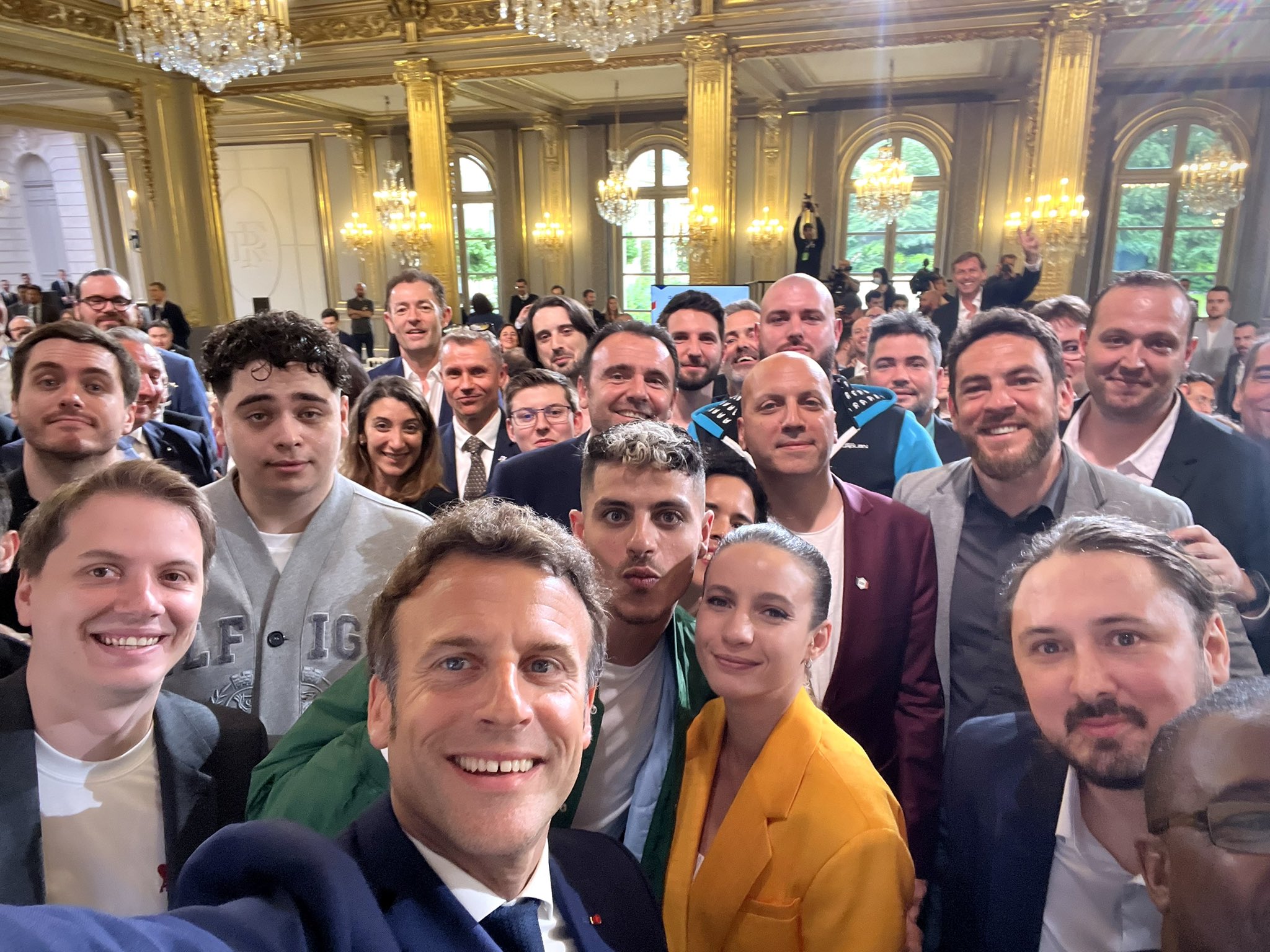 Emmanuel Macron feiert den französischen Esport im Élysée-Palast