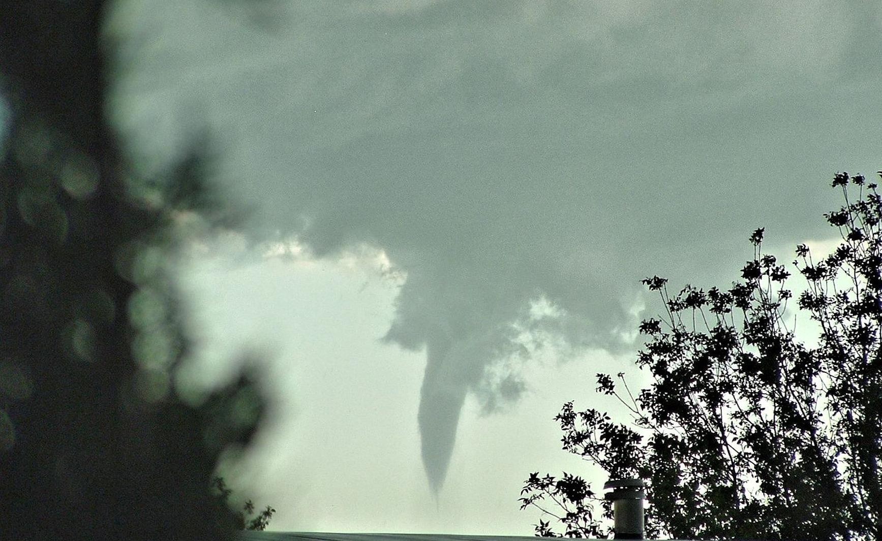 Tornado fordert in den Niederlanden einen Toten und sieben Verletzte