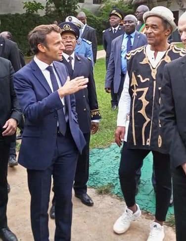 Bilder von Emmanuel Macrons wilder Party mit Yannick Noah in Kamerun