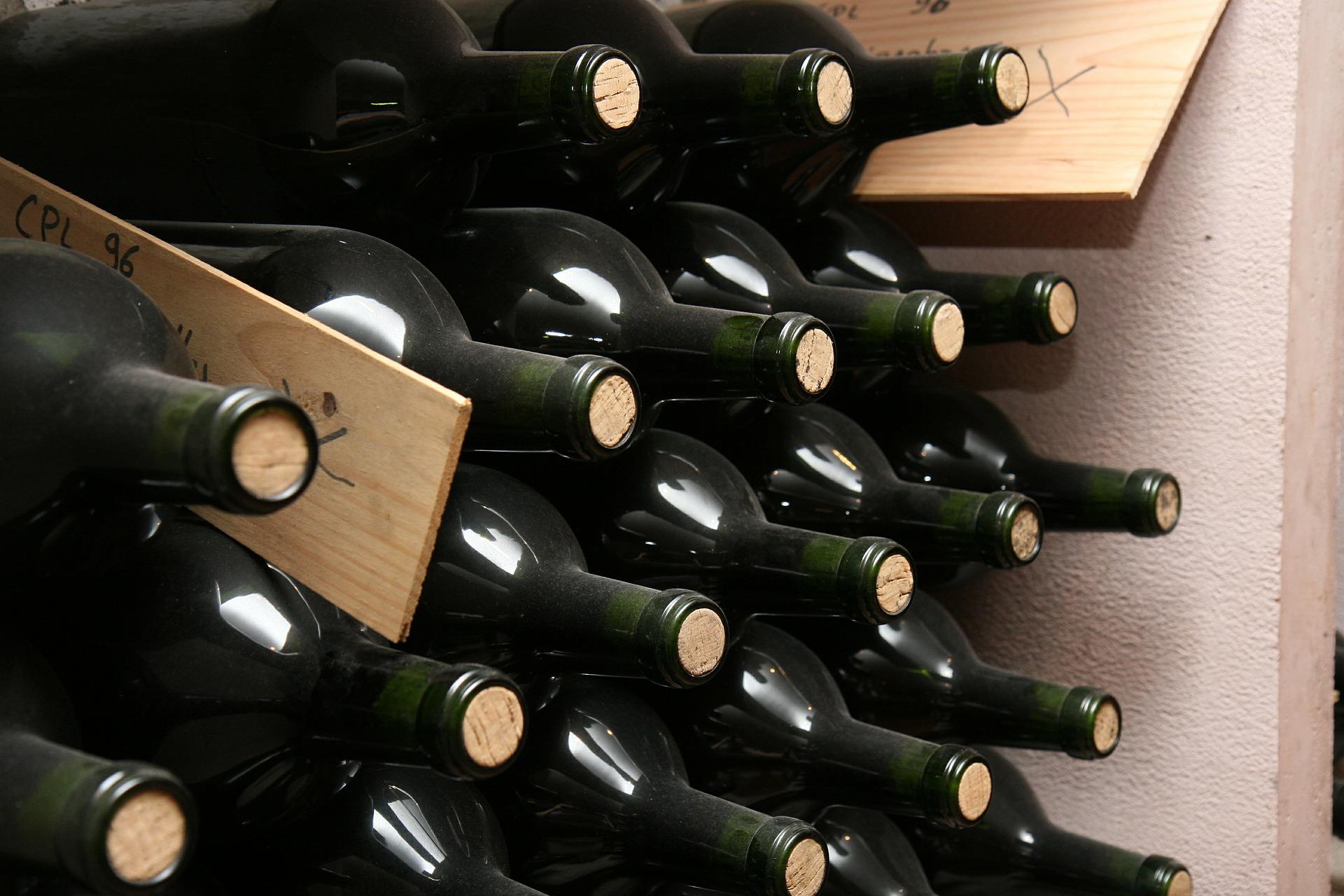 Französische Polizei verhaftet Betrüger, die gefälschten Bordeaux-Wein in Umlauf brachten