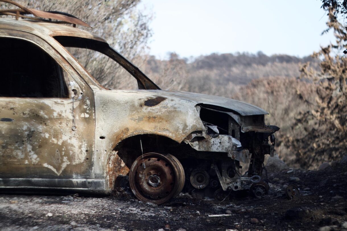 Feuerhölle im Urlaubsparadies – Wie der verheerende Brand im Aude den Tourismus ins Wanken bringt
