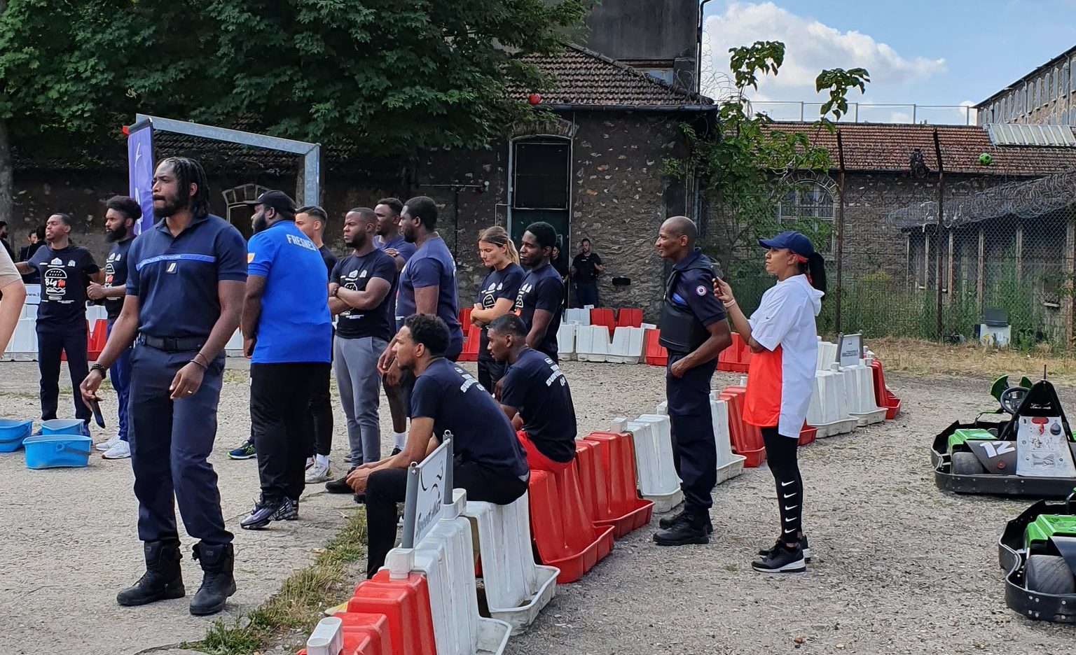 Gefängnis von Fresnes: Häftlinge beim Kartfahren gefilmt – Ermittlungen eingeleitet (Videos)