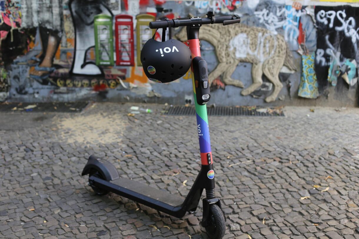 Helm statt Freiheitssymbol: Amiens zieht die Zügel bei E-Scootern an