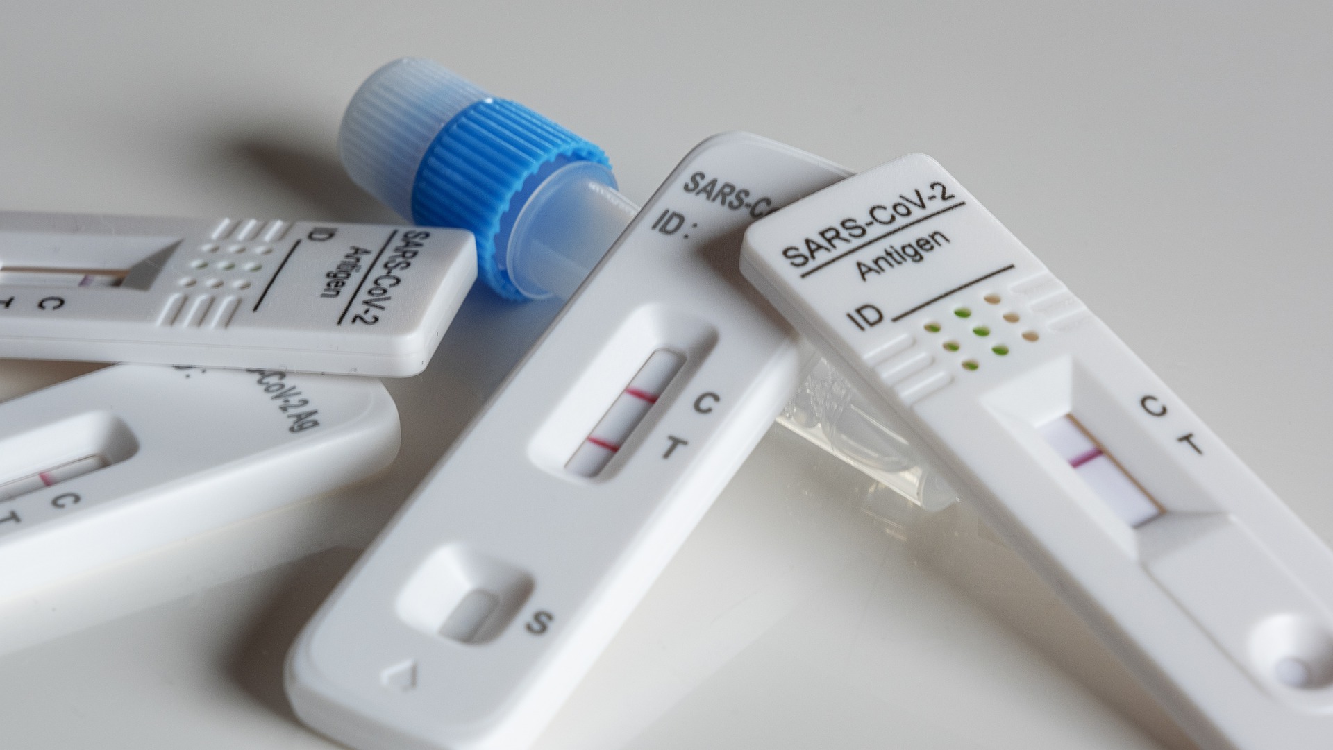 Covid-19: Viruszirkulation beschleunigt sich und Santé publique France ruft zur Einhaltung von Barrieregesten auf