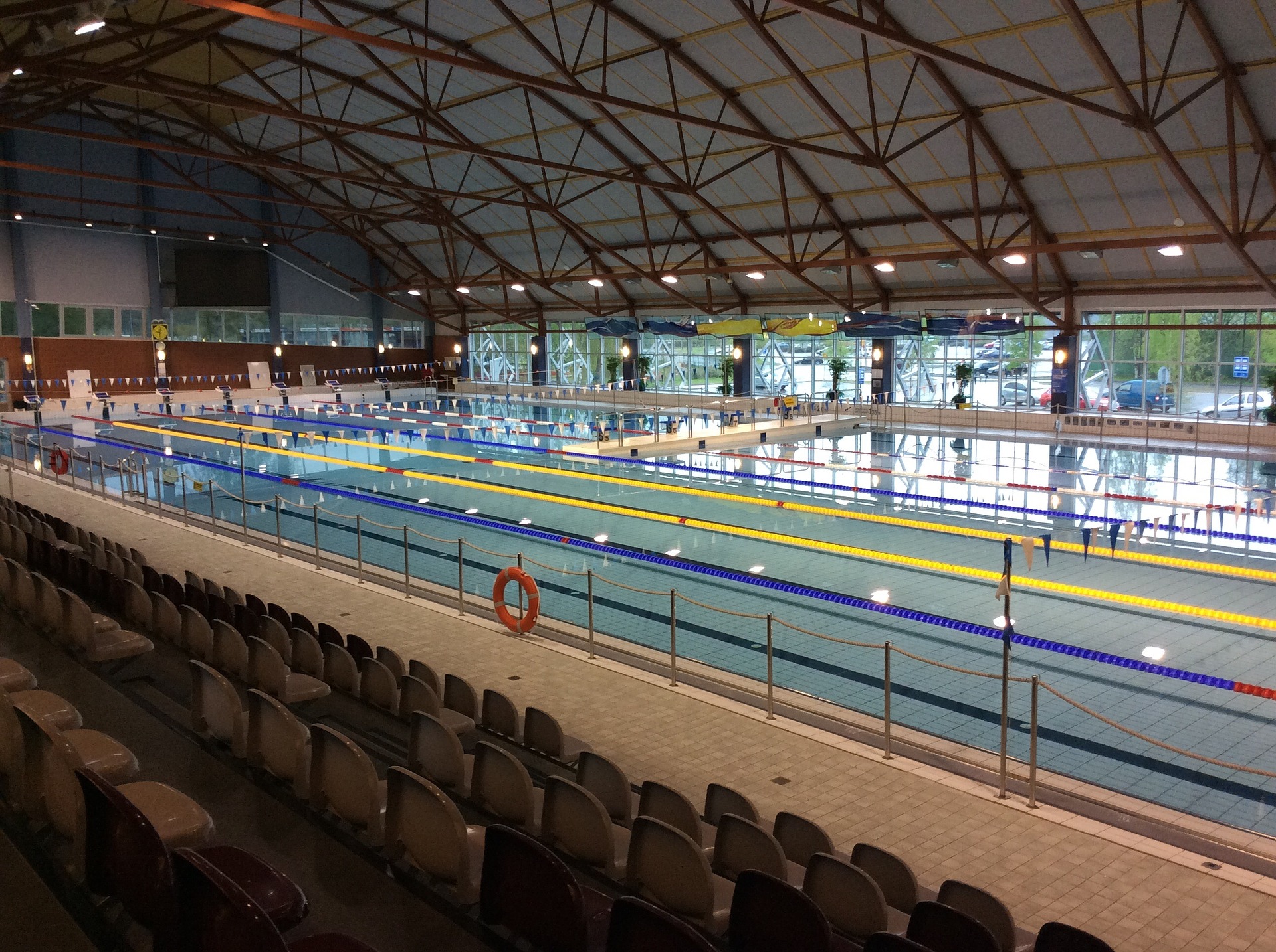 Schwimmhalle