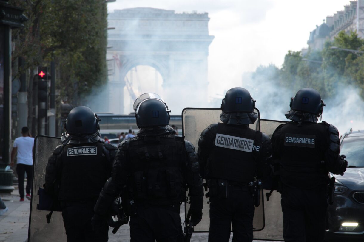 Frankreich vor dem Knall: Hunderttausende demonstrieren – kurz vor dem Haushaltsvotum