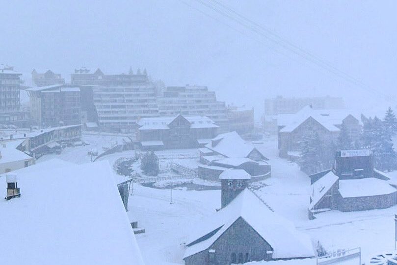 Starker Regen, Sturm, viel Schnee in den Pyrenäen – Herbstwetter am Montag und Dienstag