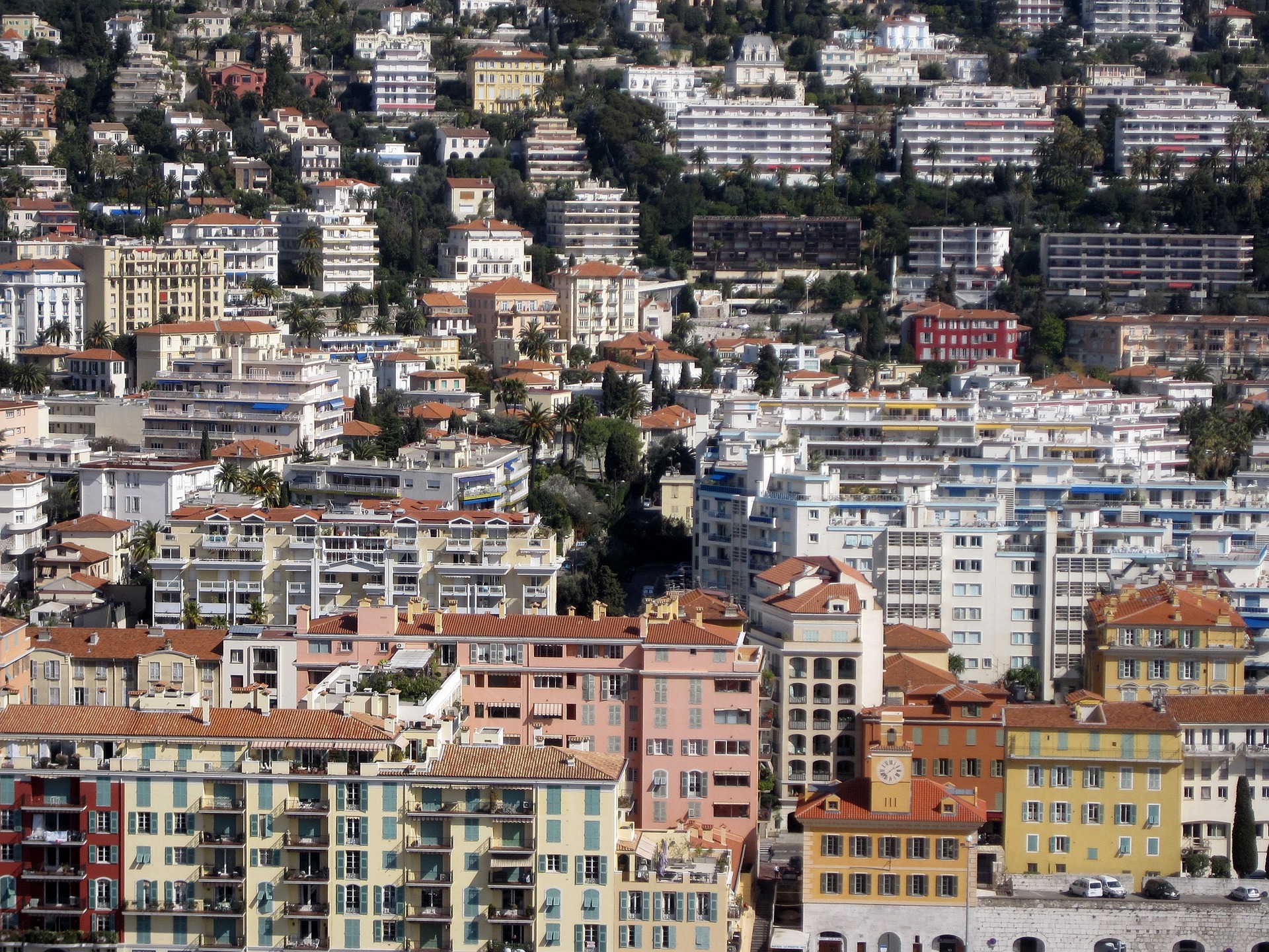 Brand in Wohnhaus in Nizza: 1 Toter, 14 Verletzte und 180 Evakuierte