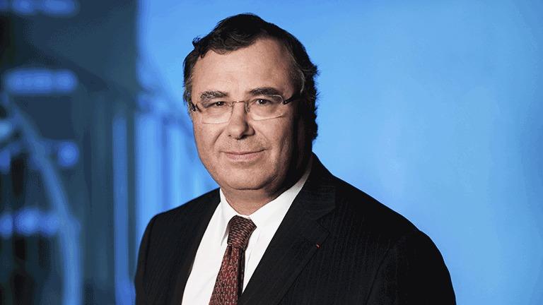 „Schmutziges russisches Geld“: Total-CEO Patrick Pouyanné während der COP27 von Aktivisten beschimpft