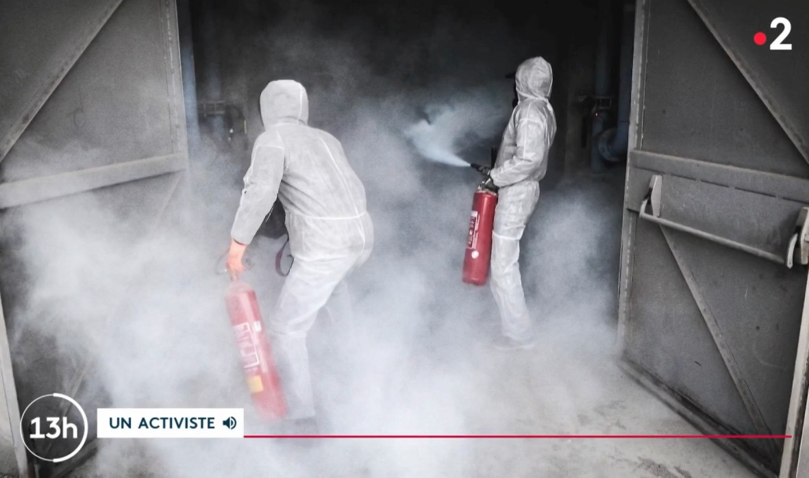 Ökologie: Aktivisten verwüsten Zement-Fabrik