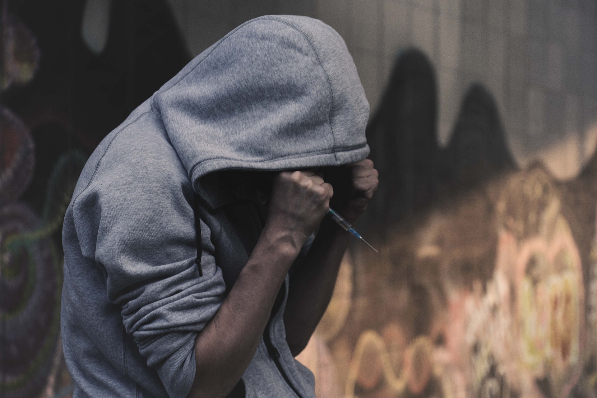 Paris: Polizisten schützen Kinder auf dem Schulweg vor Drogenabhängigen