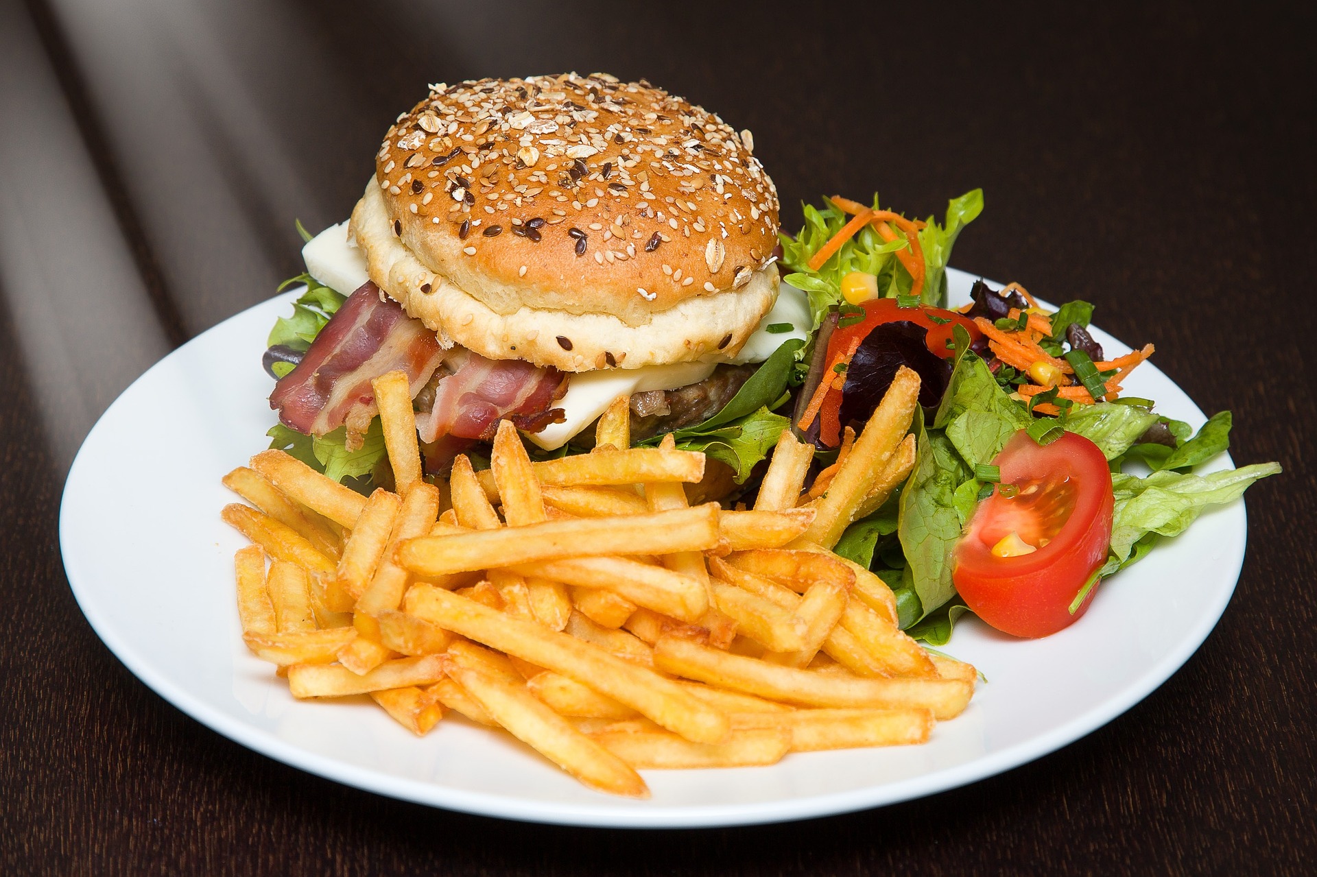 Kampf gegen die Verschwendung: Schluss mit Einwegverpackungen in Fast-Food-Restaurants