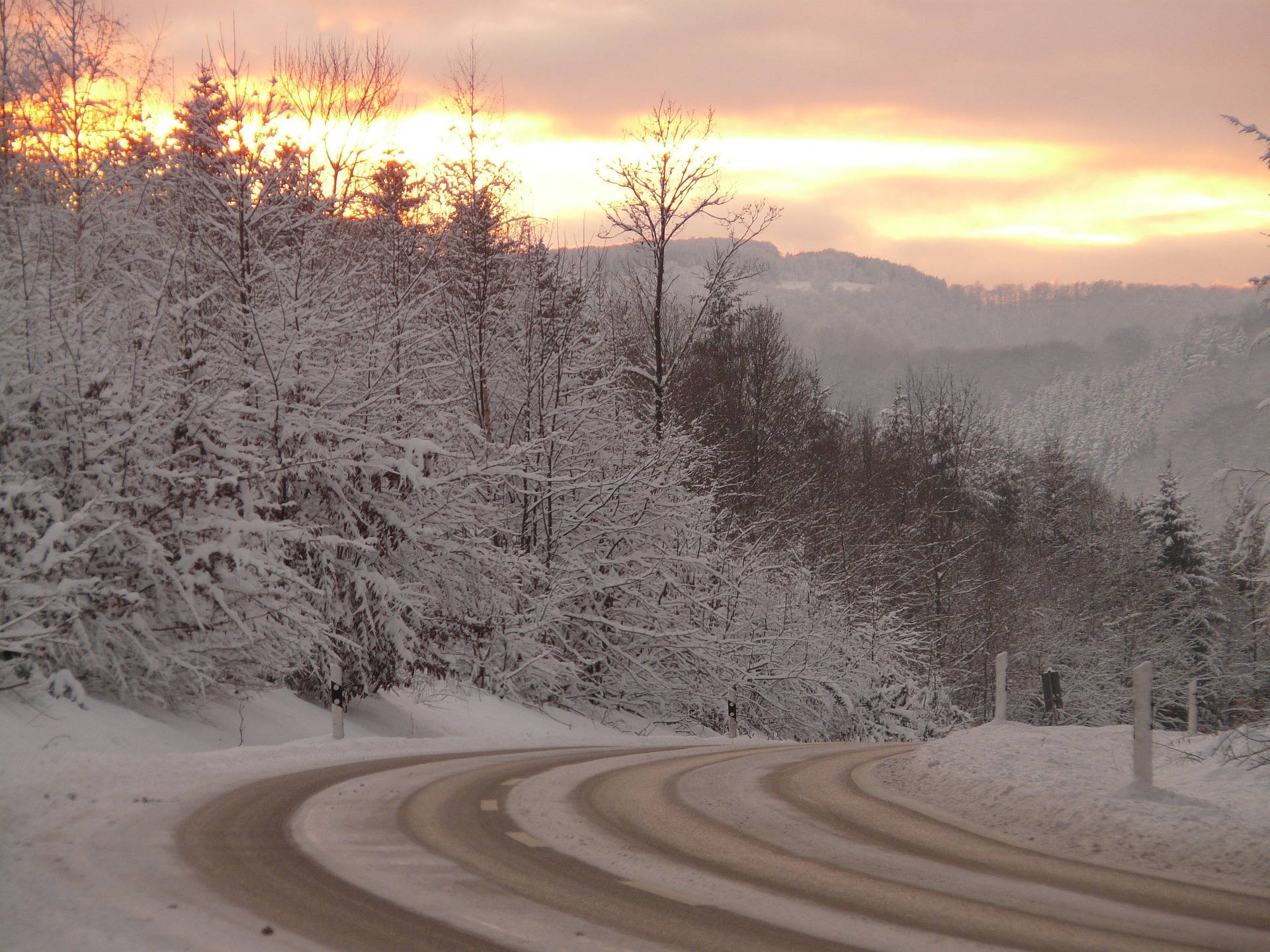 Glatteis_Strasse