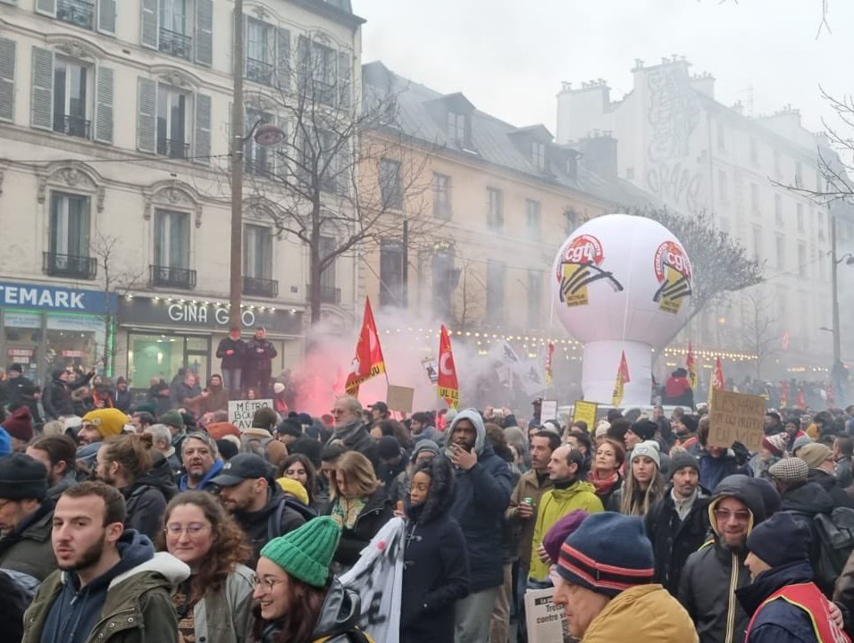 Rentenreform auf Eis: Frankreich ringt zwischen Erleichterung und Misstrauen