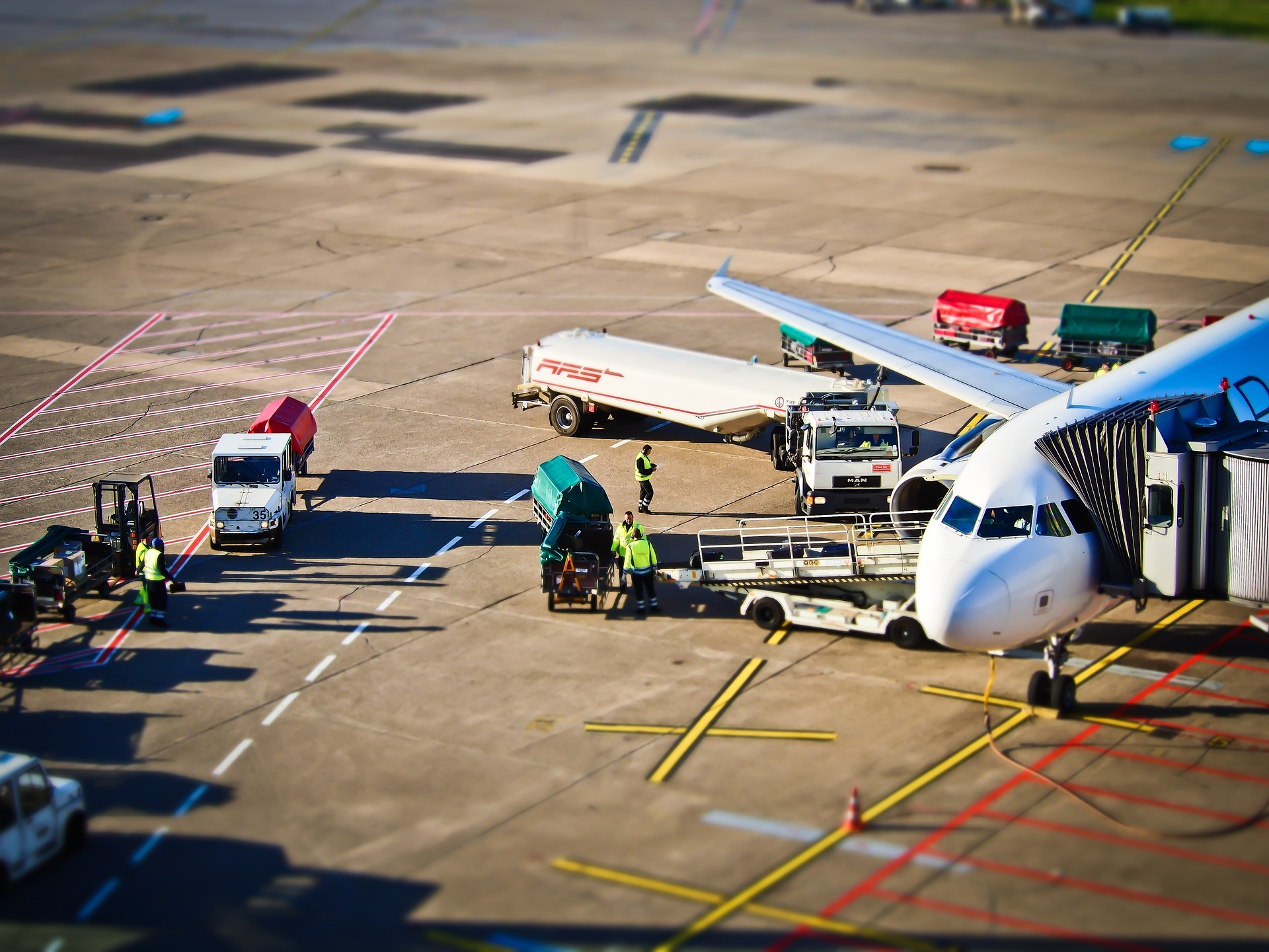 Rentenreform: Wegen Fluglotsenstreiks wird am Donnerstag etwa jeder fünfte Flug in Orly ausfallen