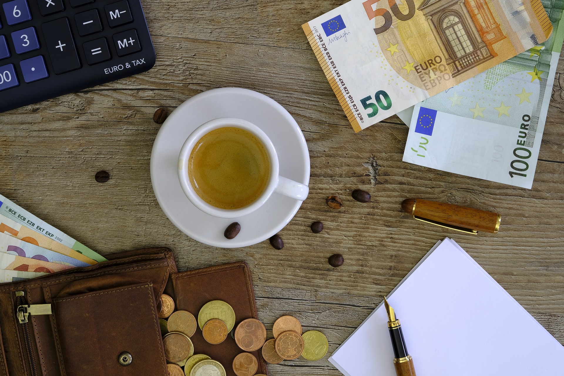 Renten, Mautgebühren, Mindestlohn, Kraftstoffpreise, Steuern, Briefmarken… was sich 2023 ändert