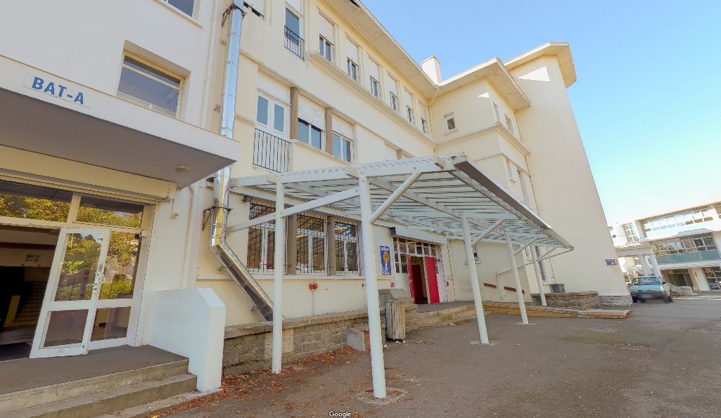 Saint-Jean-de-Luz: Lehrerin im Gymnasium von Schüler erstochen
