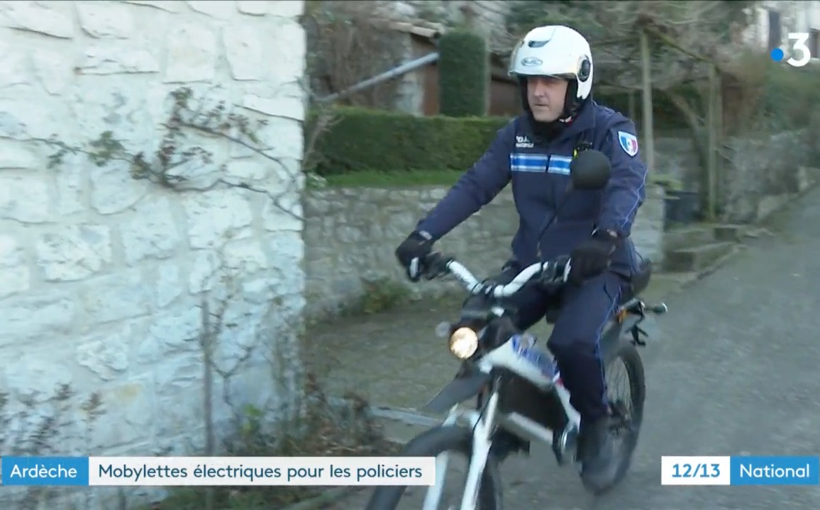 Polizei_Elektromoped