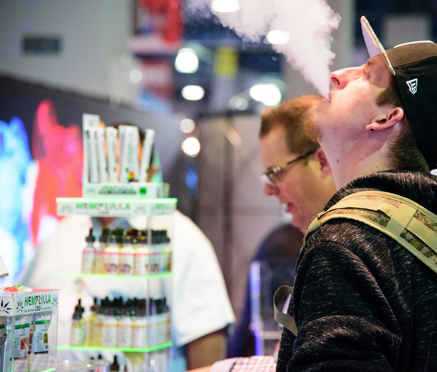 Rauchen: Aromen in Einweg-Vaporizern sorgen für Diskussionen