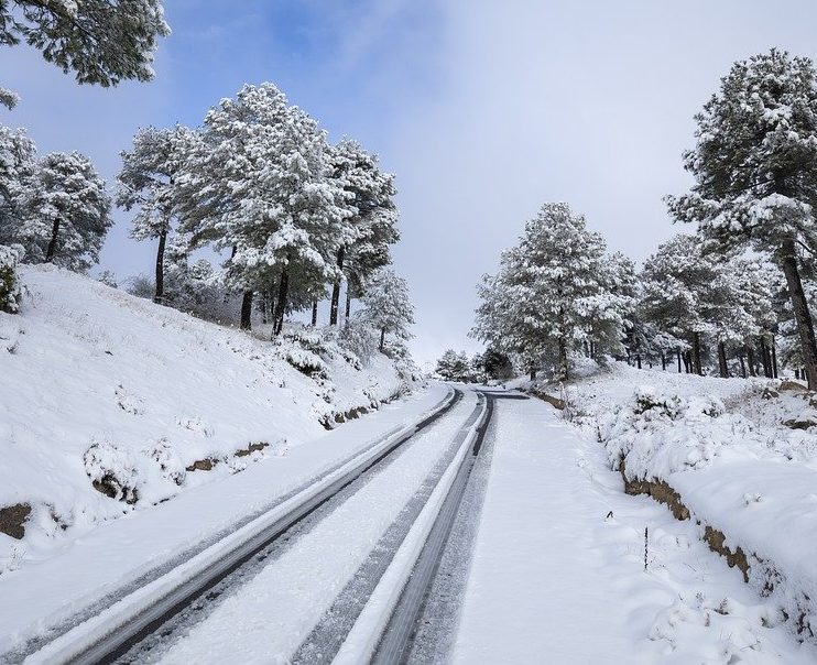 Glatteis, Schnee und Stillstand – wie der Winter Frankreichs Regionen am Mittwoch ausbremst