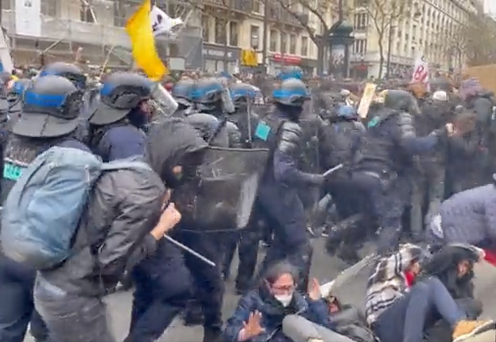 Auseinandersetzungen_Polizei_Screen
