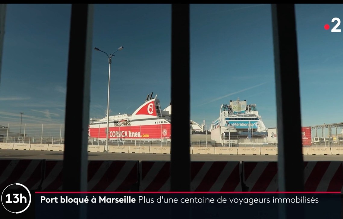 Hafen von Marseille: Passagiere der Fähre nach Algerien von Streikenden blockiert