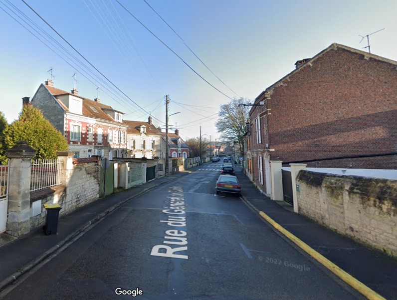 Rue_du_General_de_Gaulle_in_Nogent-sur-Oise