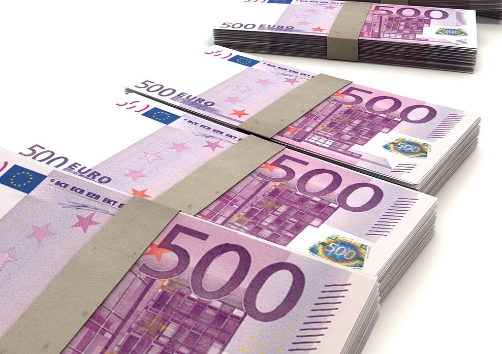 Zoll entdeckt an der französisch-schweizerischen Grenze 3 Millionen Euro Falschgeld – 2 Italiener verhaftet
