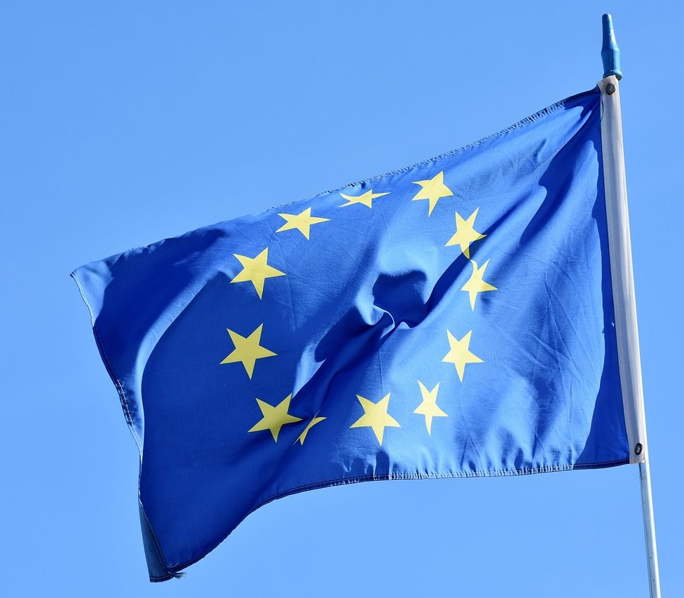 Nationalversammlung stimmt für europäische Flagge vor Rathäusern von Orten mit mehr als 1.500 Einwohnern