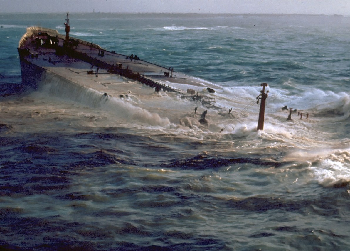 Finistère: Weiteres Stück des Wracks der Amoco Cadiz entdeckt