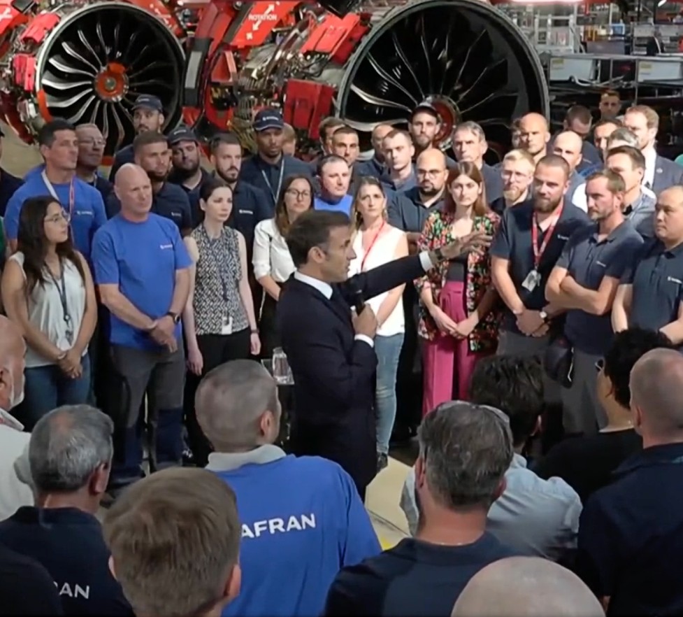 Macron_Safran