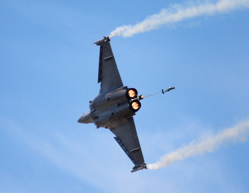 Ardèche: Ein mit Drogen beladenes Flugzeug wird von Kampfjet abgefangen
