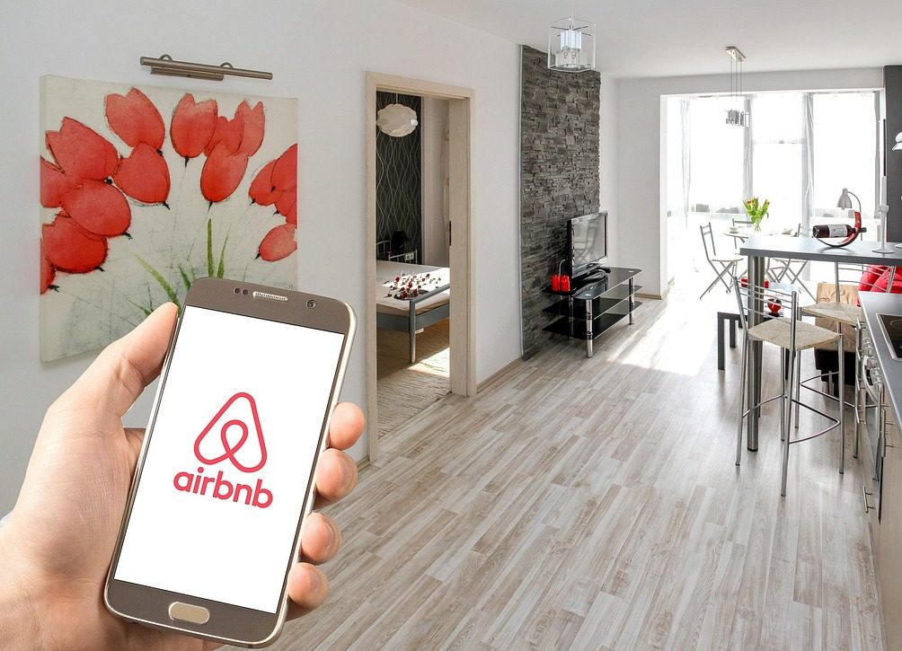 airbnb-3399753_1280